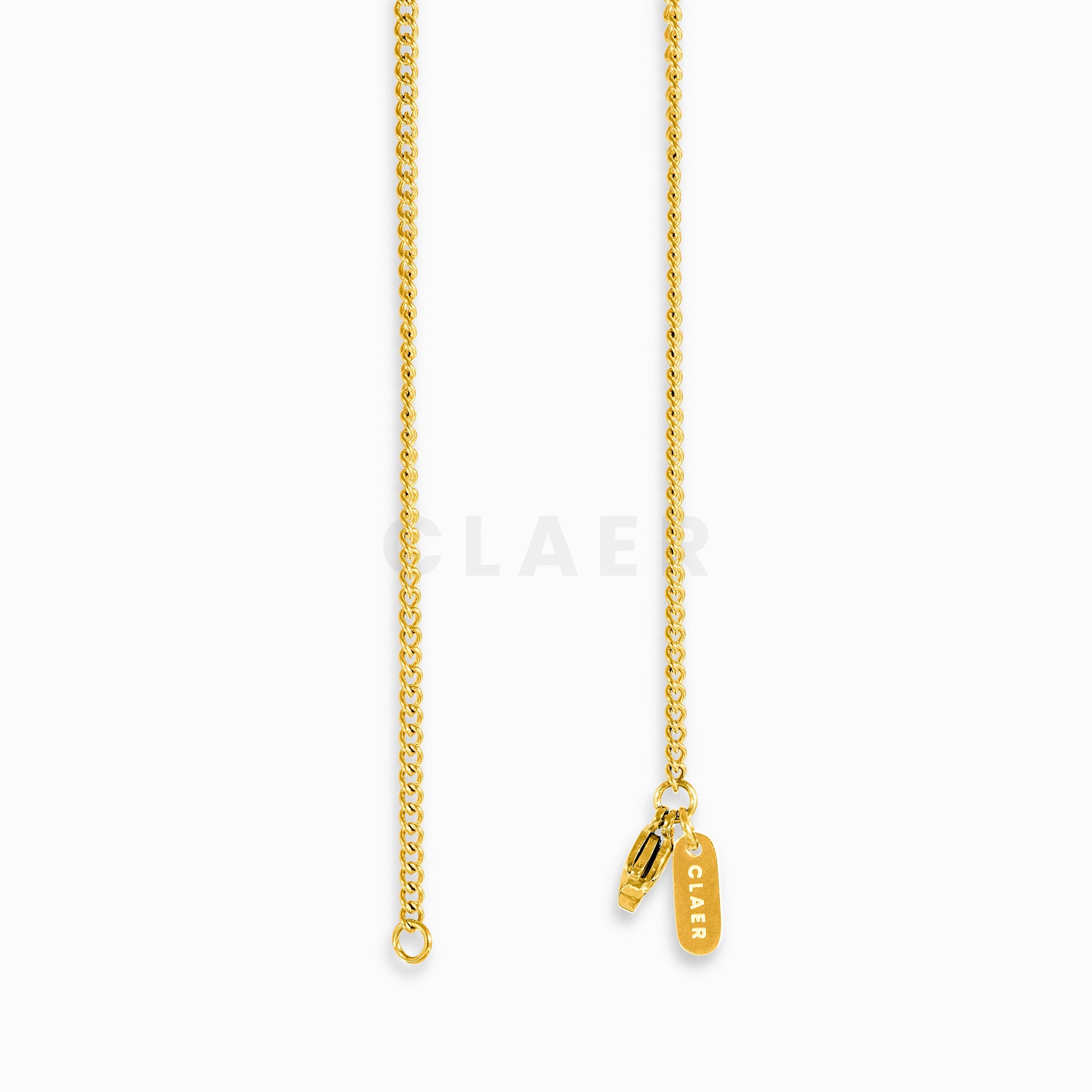 Goldener Verschluss unserer Curb-Kette mir Logo-Tag von CLAER.