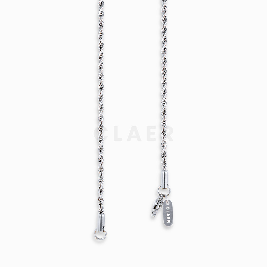 Silberner Verschluss von unserer Rope-Kette mit Logo-Tag von CLAER.