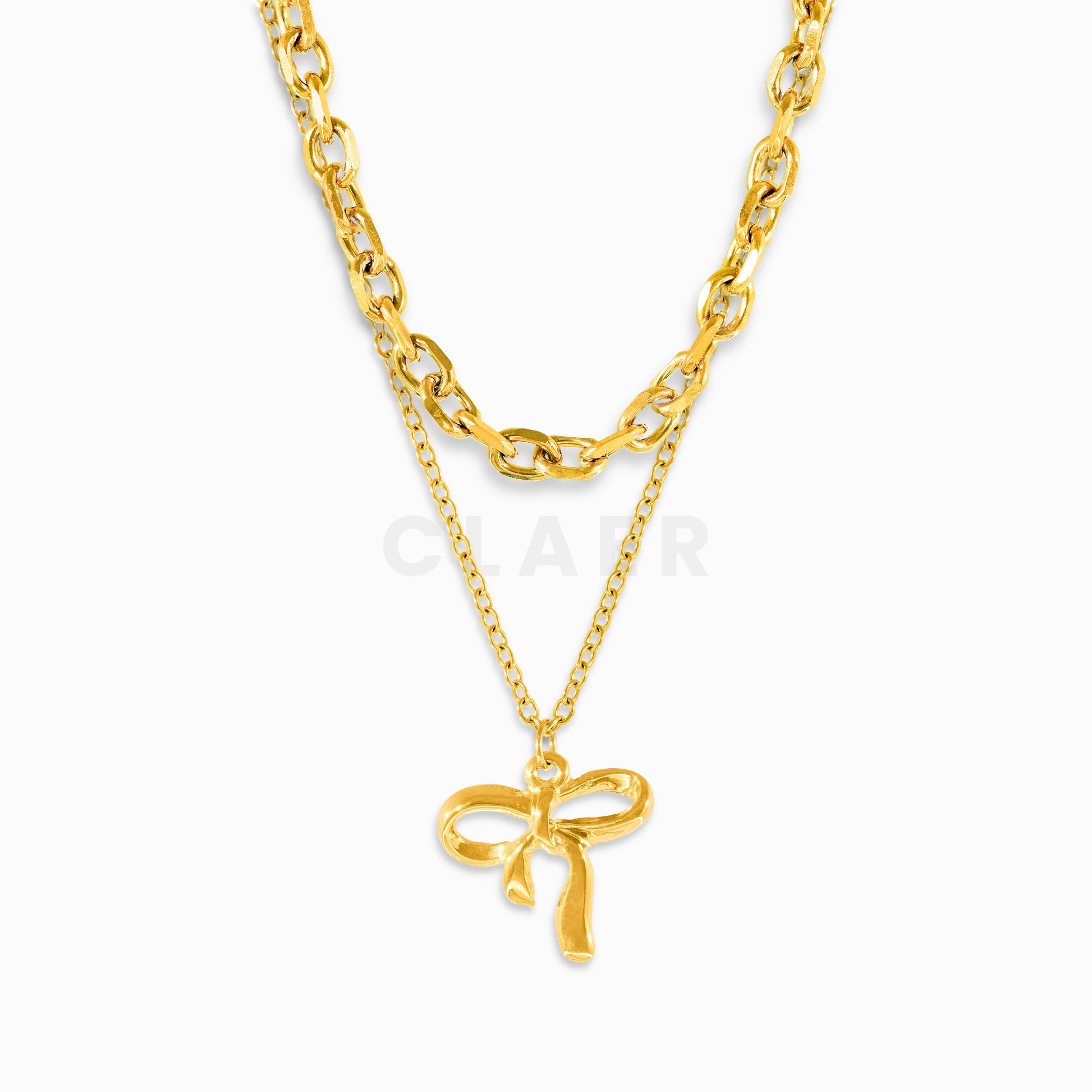 Goldene Big-Link-Halskette mit auffälligem Schlaufen-Anhänger.