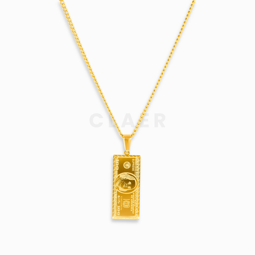 Goldener Anhänger in Form eines Dollarnotenscheins auf unserer Curb-Kette.