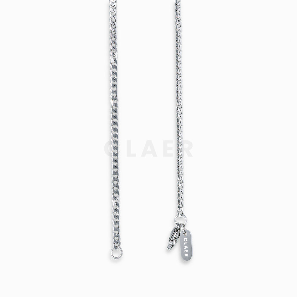 Silberne Miami Cuban Chain mit auffälligem Verschluss und Logo-Tag von CLAER.