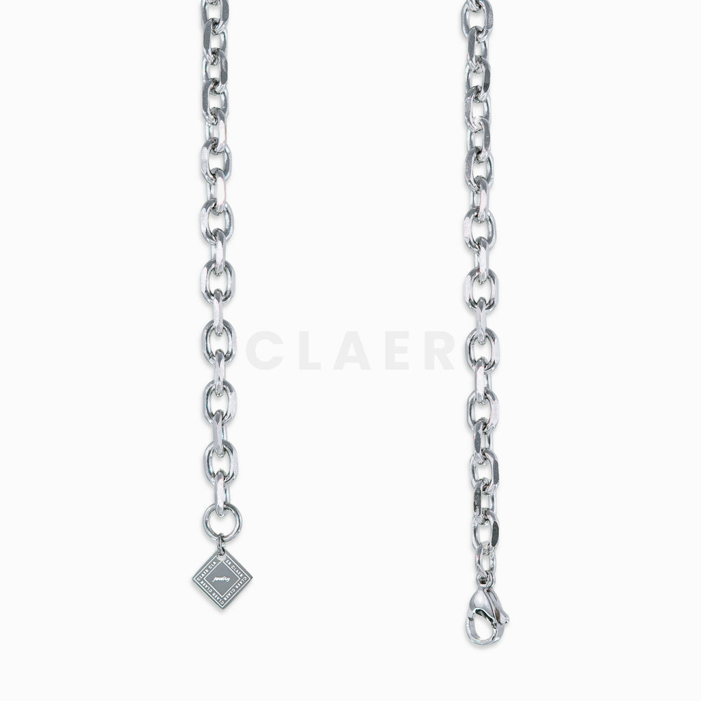 Silberne Refind Big-Link Chain mit feinem Verschluss und Logo-Tag von CLAER.