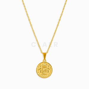 Goldene Gliederkette mit einem Anhänger in Form einer spanischen Münze.